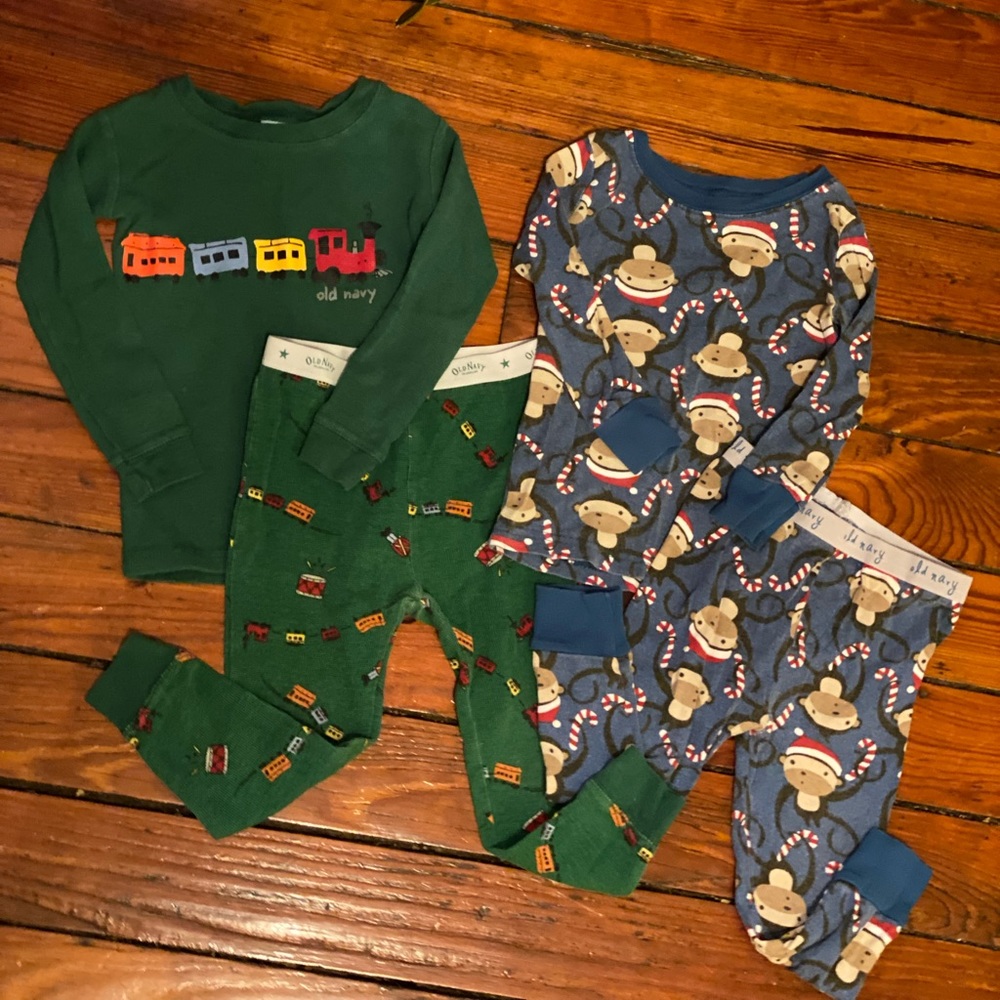 Old Navy Matching Pjs 2 pairs Size 2T